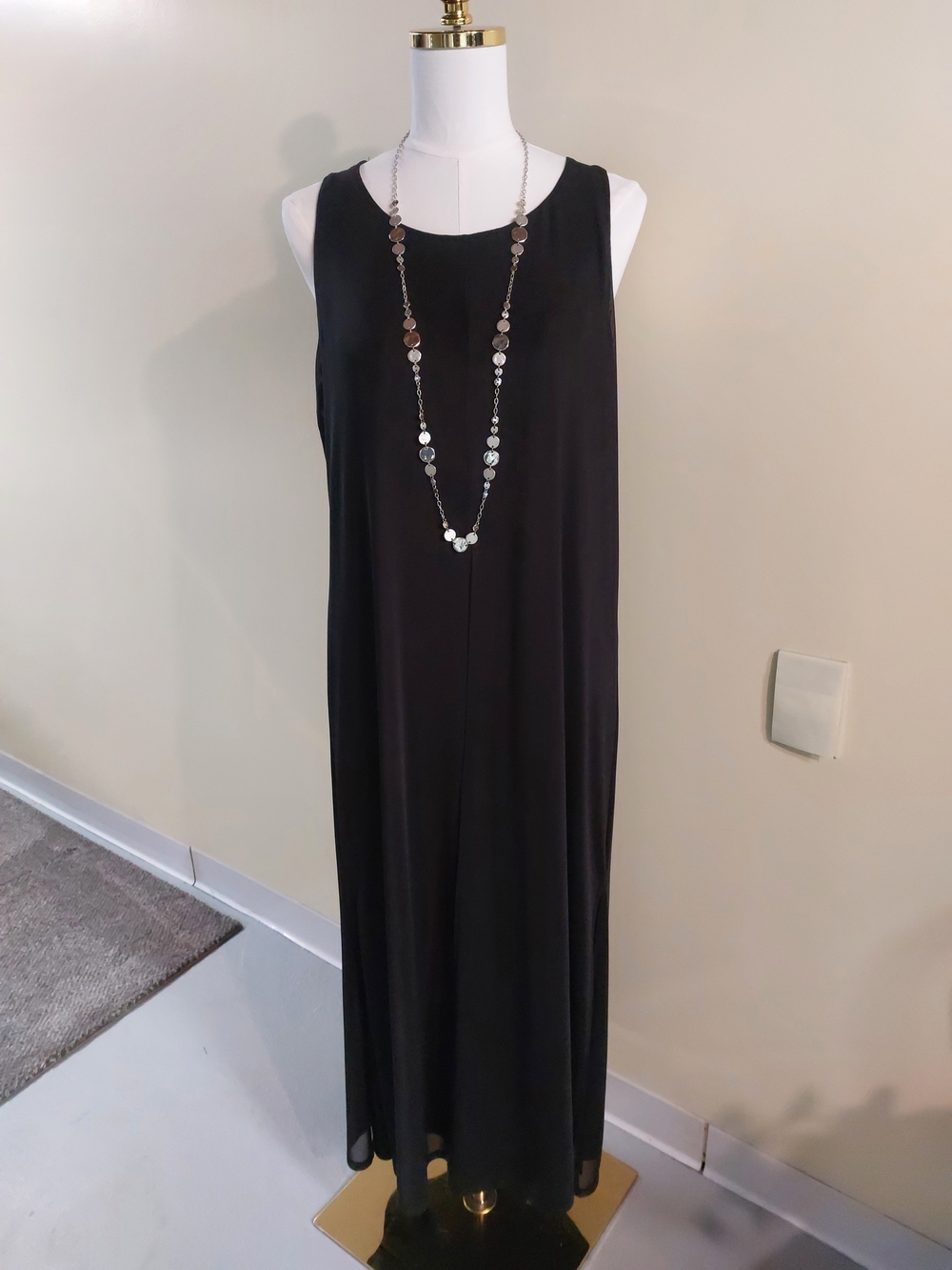 MarlaWynne Black Sleeveless Round-Neck Maxi Dress